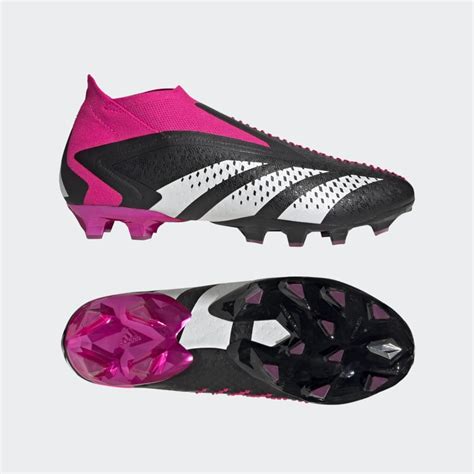 Men's Artificial Grass Predator Soccer Gear .